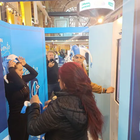Participantes durante la experiencia Fanaticómetro